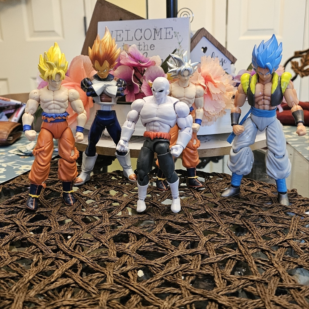 Mixed Preowned Dragon Ball Z Action Figures